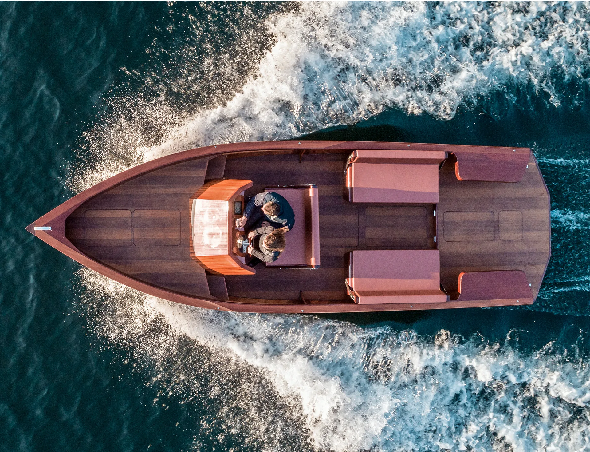 Electric motorboat under way