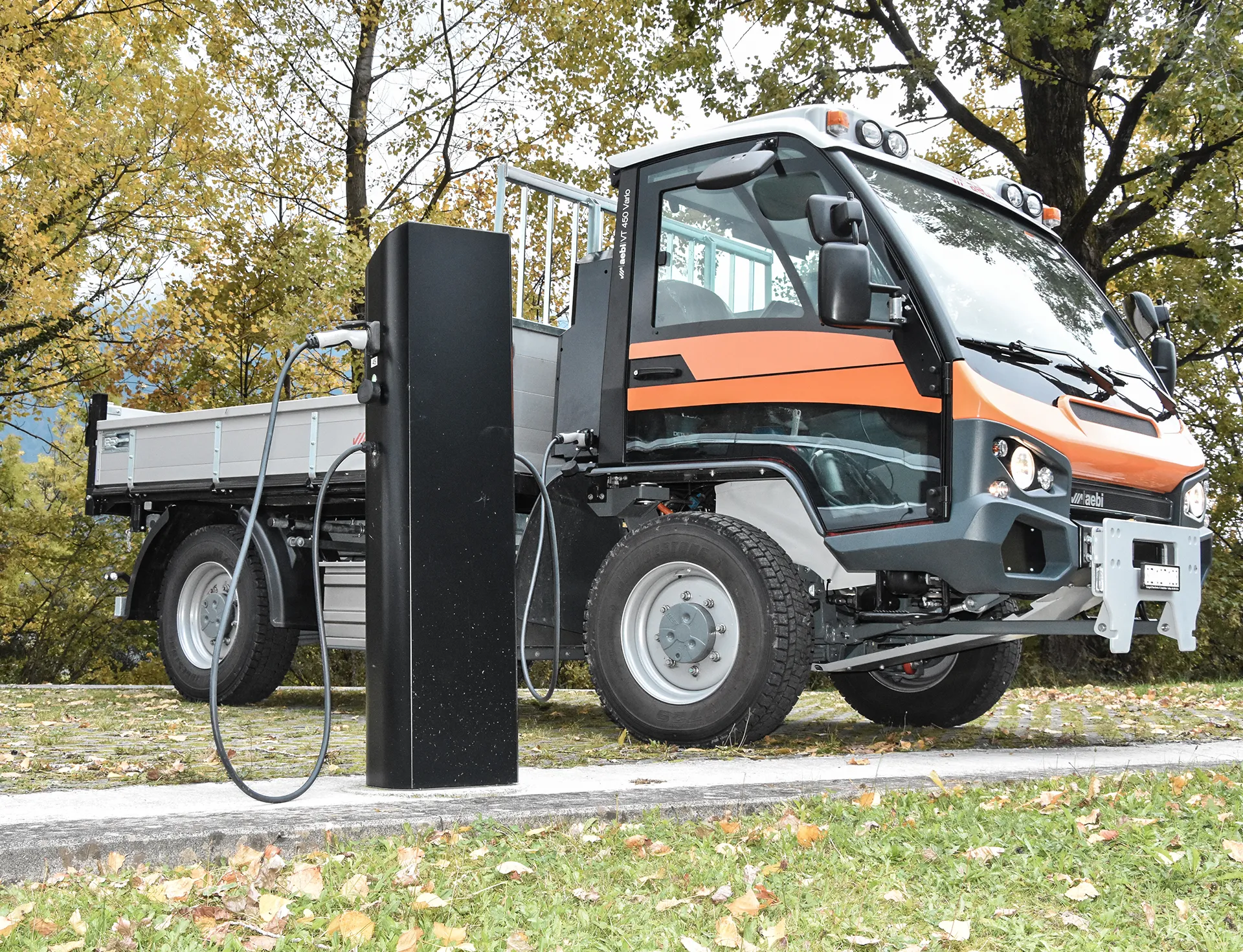 Electric municipal vehicle with an ecovolta battery